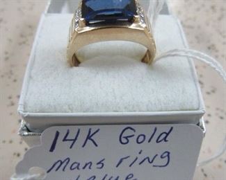 14K Gold Mans Ring w/Blue Stone