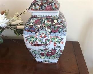 Chinese covered jar