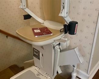 Acorn 180 curved Stairlift; can be reconfigured for your home