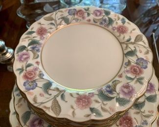 Noritake bone china La Prada 9 plates, 9 salad plates, 9 bread and butter plates, 4 cups and saucers