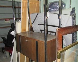 Hydro 1970 display shelf