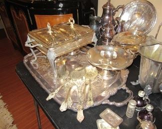 Hydro silver serving set