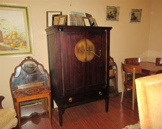 Hydro 2nd mirror, music box