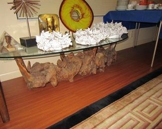 Hydro coffee table with view to base