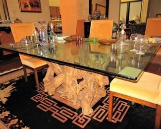 Hydro dining room table tokay with 8 chairs
