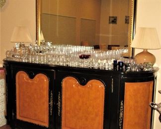 Hydro buffet with mirror and glasses