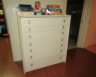 Hydro white dresser