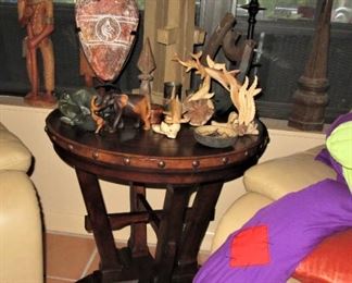 Hydro table with fish