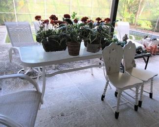 Hydro more patio table and chairs