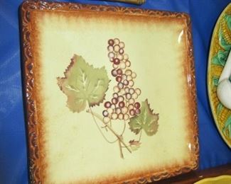 Hydro grape vine trivet