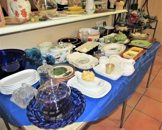 Hydro table of serving pieces china