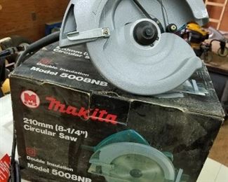 new Makita circular saw, never used