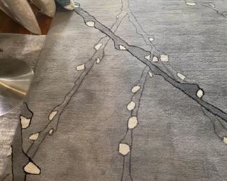 $90 Grey wool rug made in India 5’ x 8 ‘ 