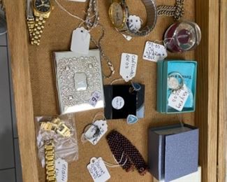 Assortment of jewelry 