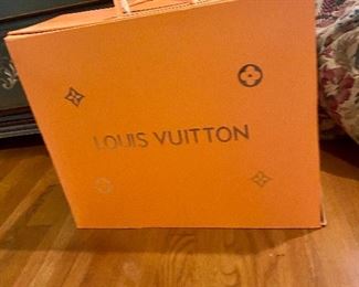 Louis Vuitton magnetic close box