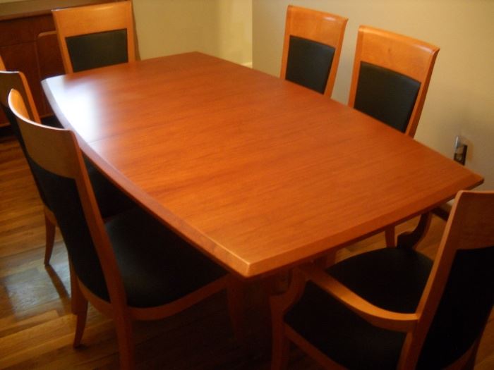 CHERRY dining table with 6 chairs from House of Denmark