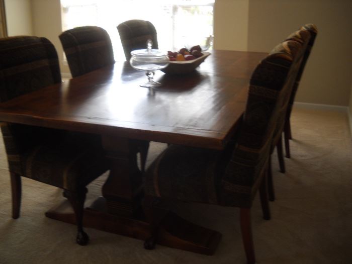 DINING TABLE WITH 1 LEAVE, 8 CHAIRS (2 CHAIRS NOT PICTURED)