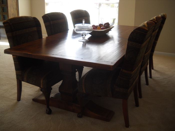 DINING TABLE WITH 1 LEAVE, 8 CHAIRS (2 CHAIRS NOT PICTURED)