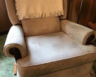Great recliner that matches sofa.  Needs to be cleaned. will be priced accordingly.