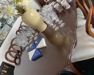 Dining room table with 10 chairs and 3 leaves