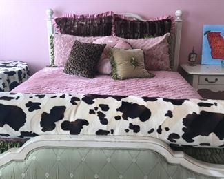 bedding ONLY----bed not for sale