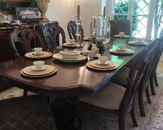 Think ahead............Thanksgiving 2021 will be with ALL the family gathered around this stunning table.