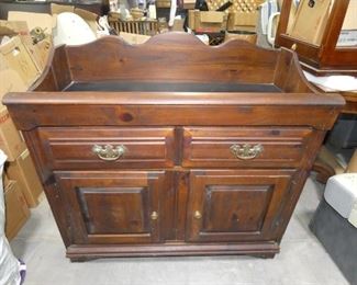 Plymouth Pine Co. Young-Hinkle Wood Dry Sink
39" x 19" x 38.5" tall