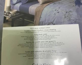 NEW Calvin Klein King Duvet Cover Bamboo Flower
hyacinth
New In Packaging.
New Price on Tag: $400.