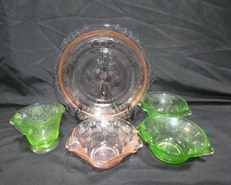 Pink & Green Depression Glass Florentine no 2
All Florentine No. 2 Poppy Pattern 1932 - 1935.
Pink:
- 9" Bowl
- Double Handle ruffle Edge Soup Cup / Bowl 5.25" diameter
Green Uranium Glass
- 2 Soup Cups 4.75" Diameter
- Creamer or Milk Pitcher