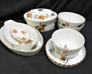 9 Piece Serving Set Royal Worcester Evesham
Oven to Table Ware
- Covered Casserole Dish 10 1/4" x 8" x 6" Tall
- 9" Tart Pan
- 2- 8" Serving Bowls
-6 3/4" x 4" Serving Bowl
-13.5" x 8" Casserole Dish
-14 3/4" x 9" Dish