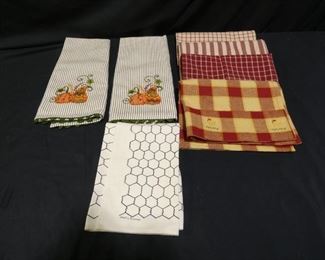 Fall Colored Tea Towel Collection
- Unused, New Towels
- 7 Assorted Designs
- 1 Is Signed Janet L Richmond