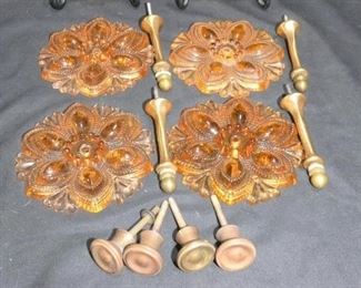 4 Antique Amber Glass Curtain Tie Backs
- 4 Vintage Amber Flower Shape Glass Curtain Tie Backs - In Good Condition
- 2 Brass Tier Back Brackets
- 4 Vintage Copper Pulls