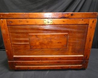 Large Vintage Wood Toolbox
23.5" x 14" x 16.5" Tall.
One hinge is loose.
No Key.