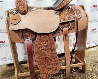 109	
16",17" Circle S Roper saddle.
Circle S Roper Saddle 