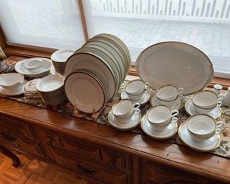 Noritake “Richmond” 150 piece china set