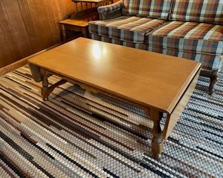 Unique Pennsylvania House coffee table with drop-down ends