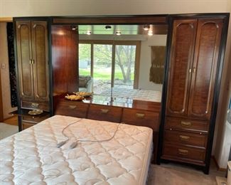Vintage Thomasville queen size mirrored headboard with storage and pull-out side tables