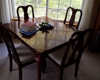 Dining room table with 4 chairs