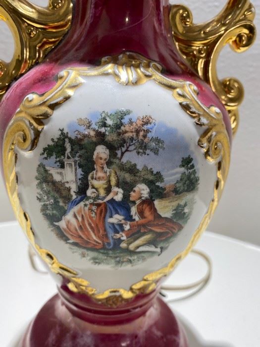 ANTIQUE PORCELAIN PARLOR LAMP GEORGE & MARTHA WASHINGTON
