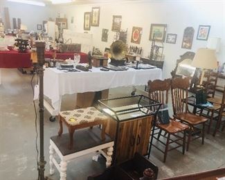 Furniture, stools, floor lamps, set 4 chairs, antique chairs,Register and bid online            
 http://missdonnas.hibid.com 
