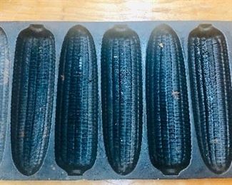 1920s Cast Iron cornbread Wagner Ware Sydney 0 Krusty Korn  Kob 
