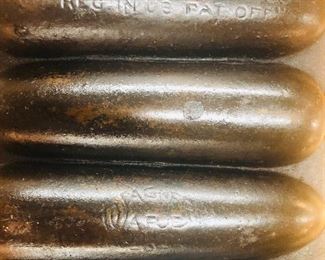 1920s Cast Iron cornbread Wagner Ware Sydney 0 Krusty Korn  Kob 