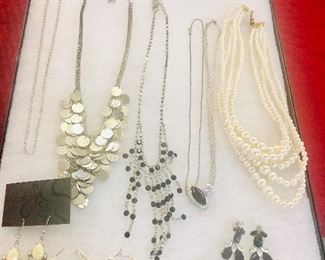 Vintage jewelry lot 