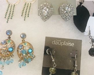 Jewelry earrings lot 