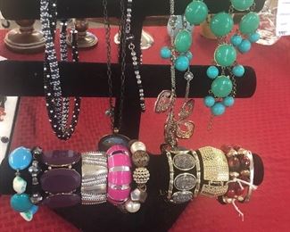 Costume jewelry lot 
