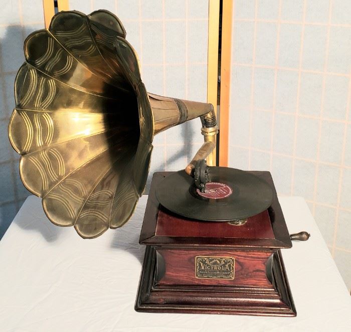 Register and bid online            
 http://missdonnas.hibid.com 