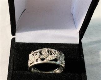 14K Diamond   Register and bid online            
 http://missdonnas.hibid.com 