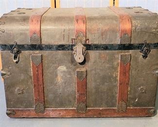 Antique Stage Coach Trunk Register and bid online            
 http://missdonnas.hibid.com 