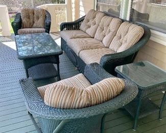 Lloyd Flanders Wicker Patio Set includes Cushions