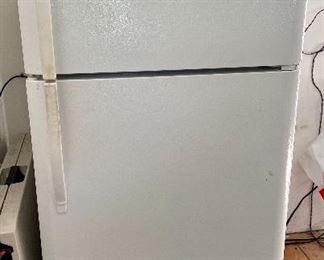 Kenmore refrigerator / freezer serial # 25364802400